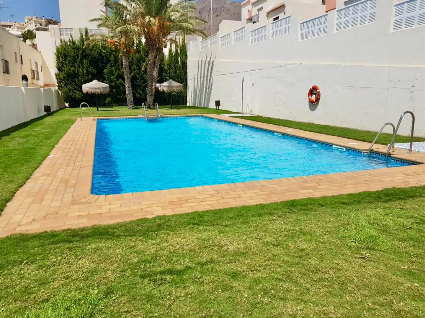 Detached homes for sale in Calle Jesús de Perceval, 20, Aguadulce Norte Swimming pool of Detached homes for sale in Roquetas de Mar with Air Conditioner, Heating and Private garden