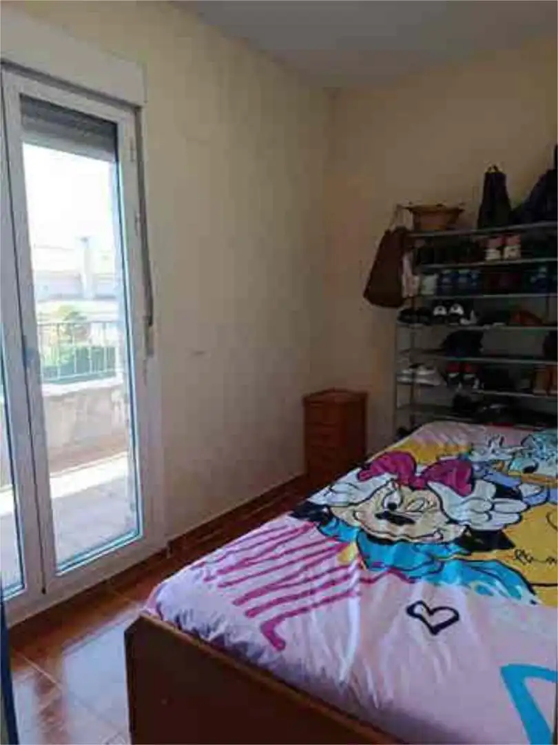 Casa adosada en venda a Los Santos de la Humosa Dormitori de Casa adosada en venda en Los Santos de la Humosa amb Terrassa i Piscina