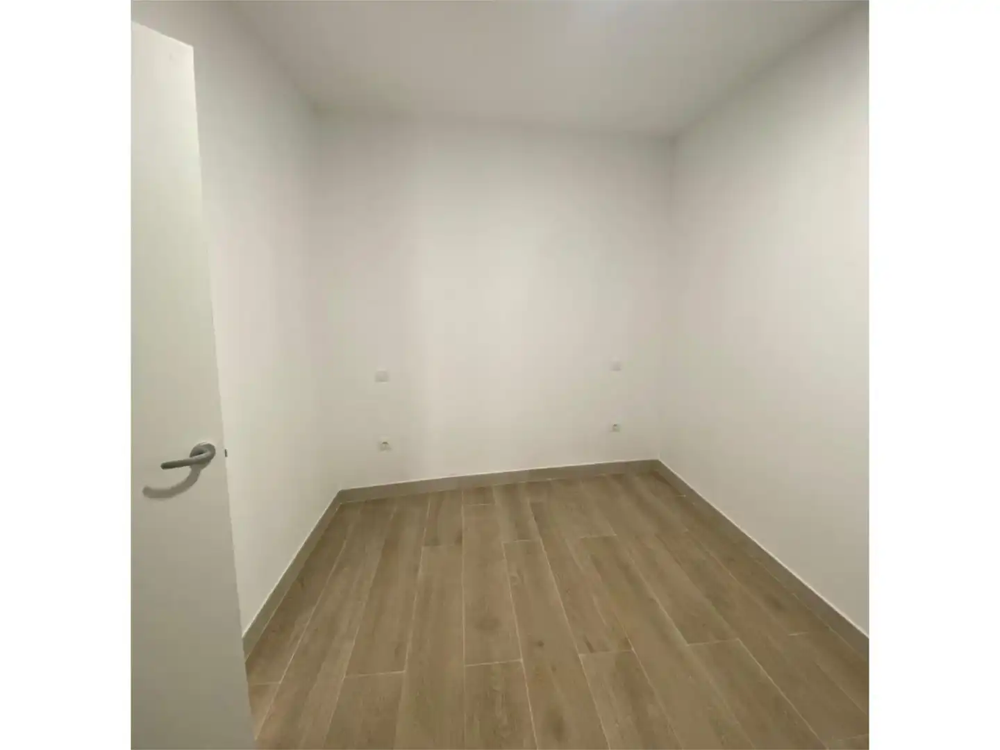 Casa adosada en venta en Calle Real, 19, Mandayona Habitación de Casa adosada en venta en Mandayona con Calefacción y Jardín privado