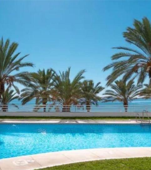 Foto 2 de Piso de alquiler en Avenida Ramón y Cajal, 18, Playa Bajadilla - Puertos, Marbella