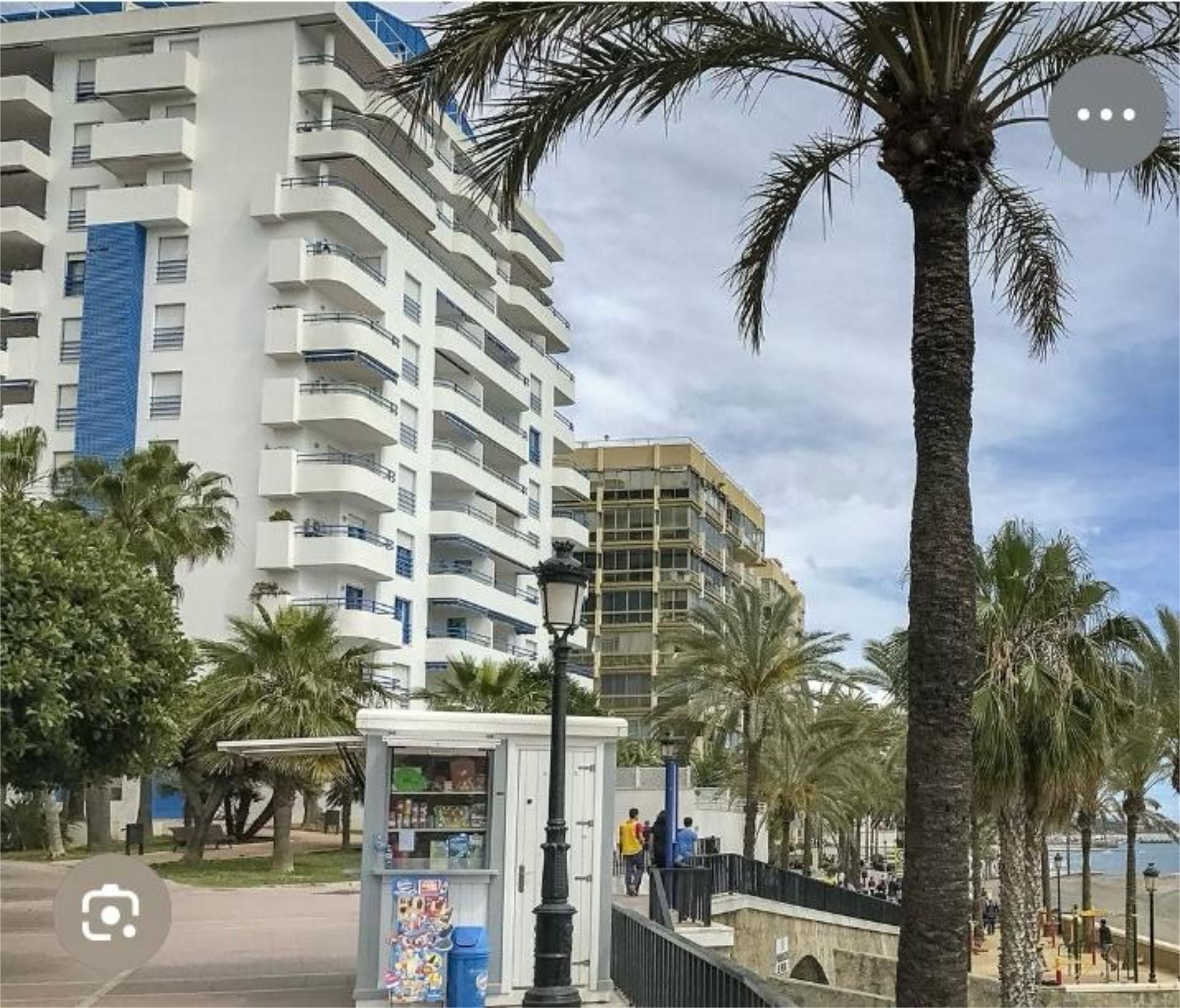 Vista exterior de Piso de alquiler en Marbella con Aire acondicionado, Jardín privado y Terraza