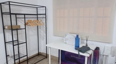 Piso de alquiler en Avenida de la Aurora, 40, Carranque - Haza Cuevas, Málaga Capital - imagen 4 Foto 4 de Piso de alquiler en Avenida de la Aurora, 40, Carranque - Haza Cuevas, Málaga Capital