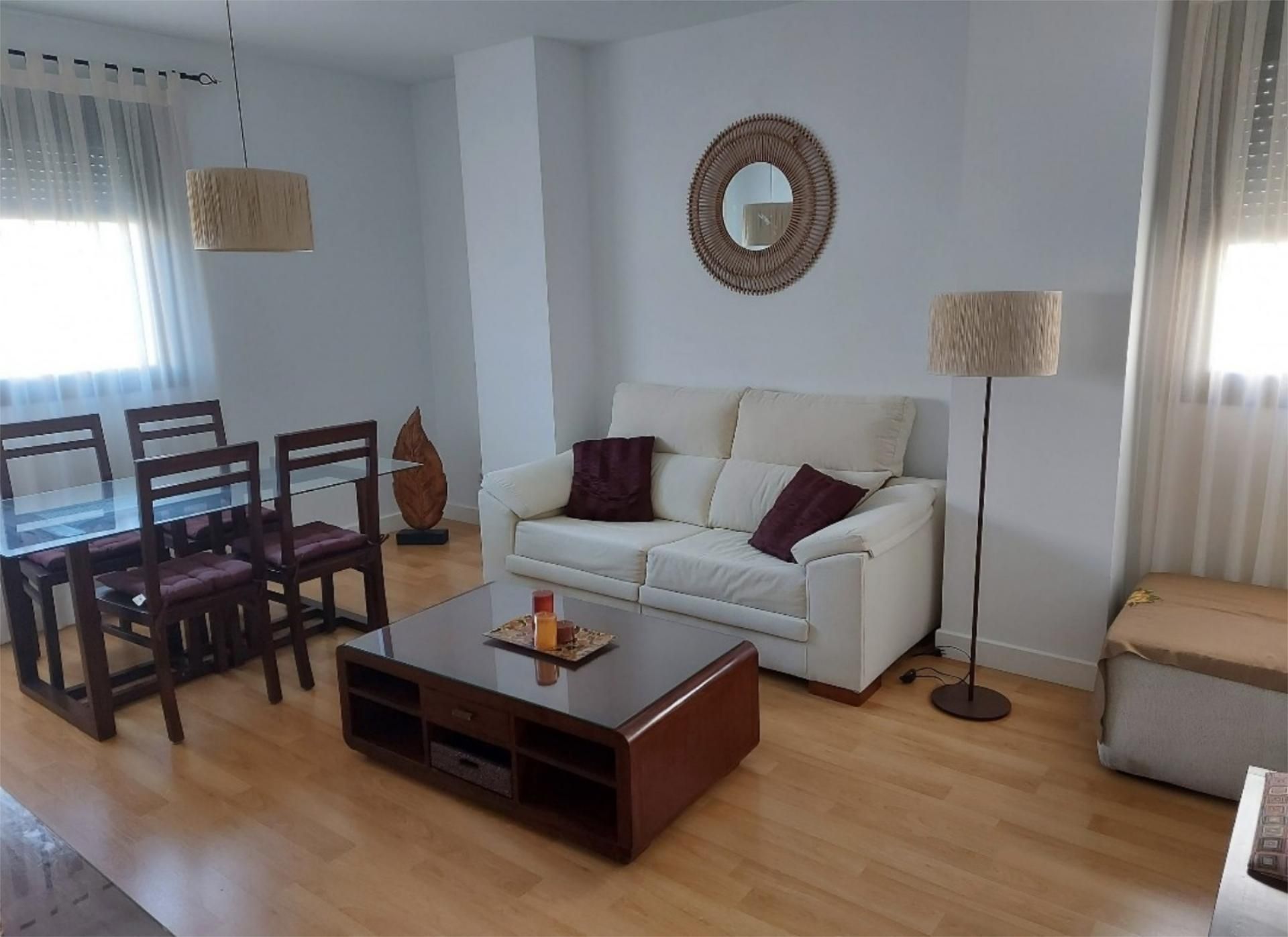 Sala d'estar de Pis de lloguer en  Sevilla Capital amb Calefacció, Parquet i Traster