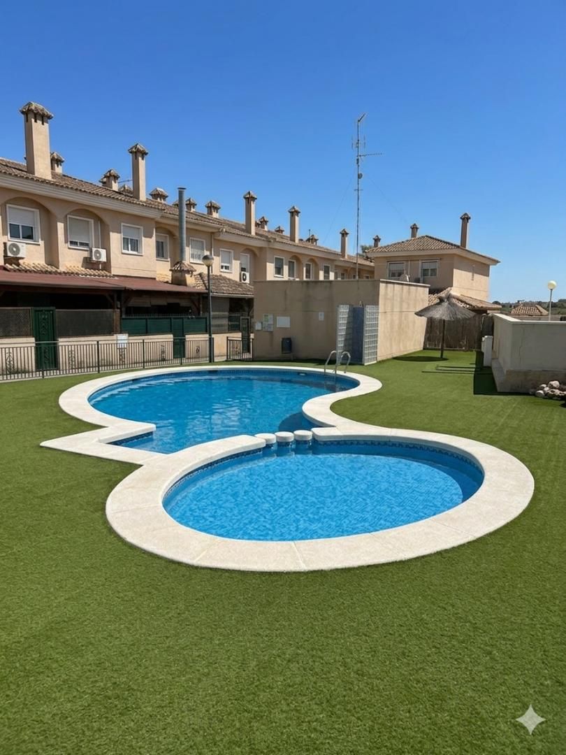 Piscina de Casa adosada de lloguer en Elche / Elx amb Aire condicionat, Calefacció i Jardí privat