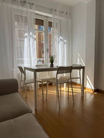 Piso en Alquiler en Calle de Laguna de Rins, 4 en Doctor Cerrada