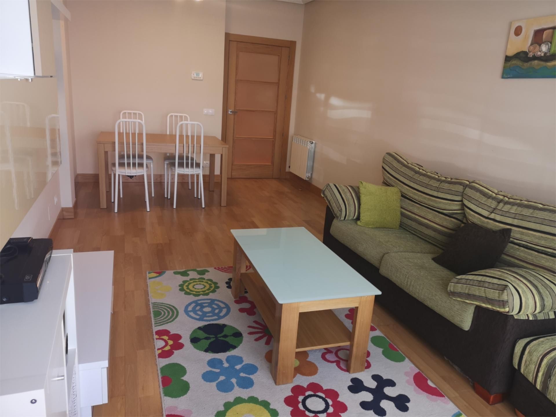 Sala de estar de Piso en venta en Burgos Capital con Calefacción, Parquet y Trastero