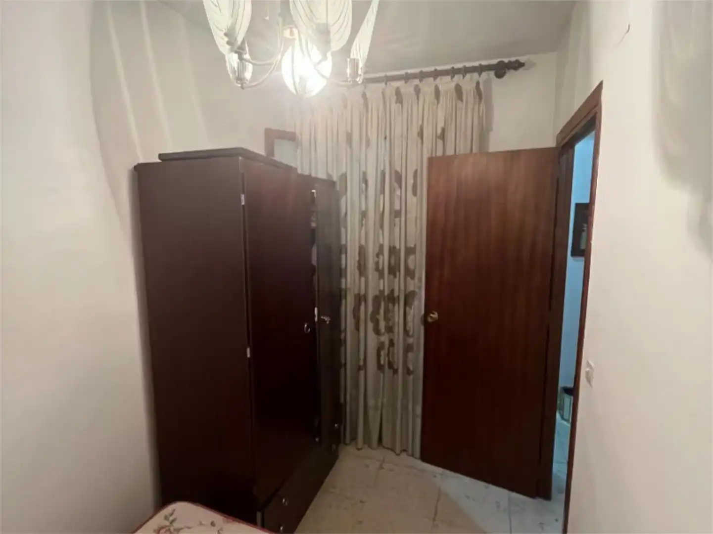 Casa adosada en venda a Calle Vieja, 32, Olvera Dormitori de Casa adosada en venda en Olvera amb Balcó