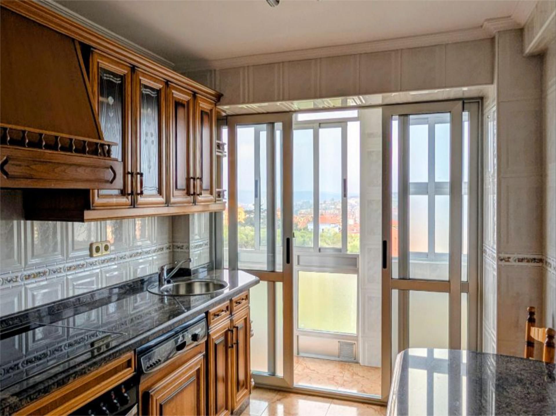 Cuina de Pis en venda en Avilés amb Calefacció i Balcó