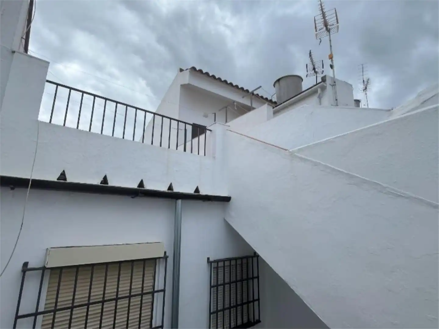 Casa adosada en venda a Calle Vieja, 32, Olvera Vista exterior de Casa adosada en venda en Olvera amb Balcó