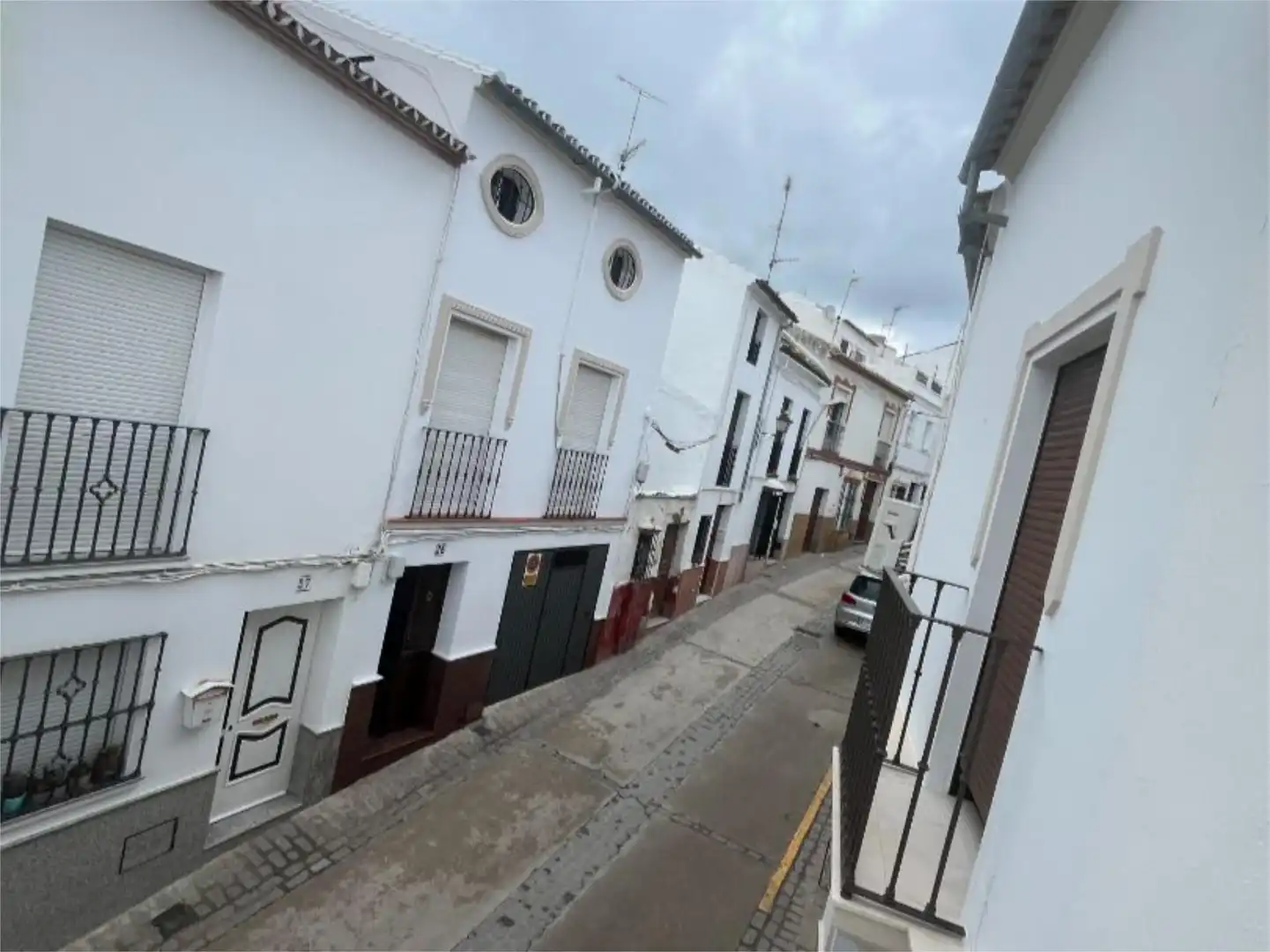 Casa adosada en venda a Calle Vieja, 32, Olvera Vista exterior de Casa adosada en venda en Olvera amb Balcó