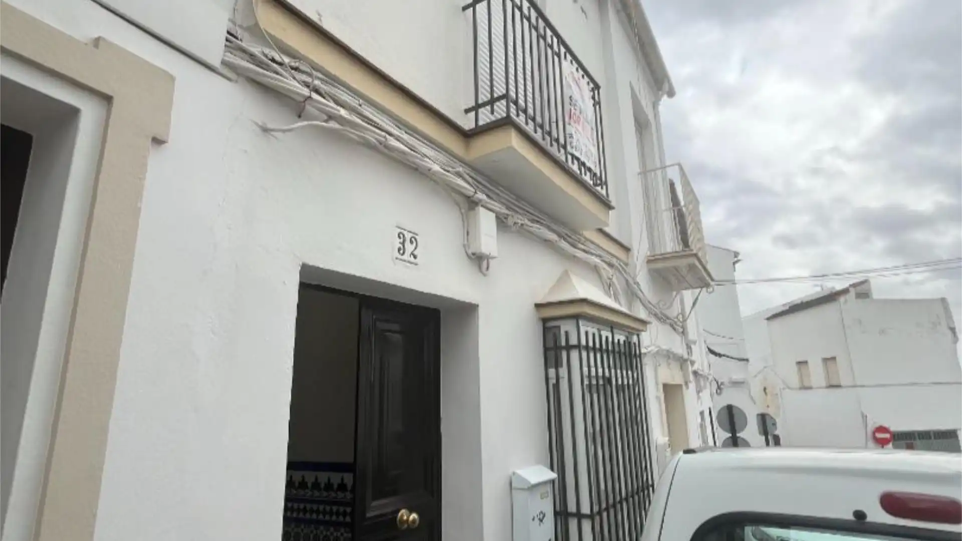 Vista exterior de Casa adosada en venda en Olvera amb Balcó
