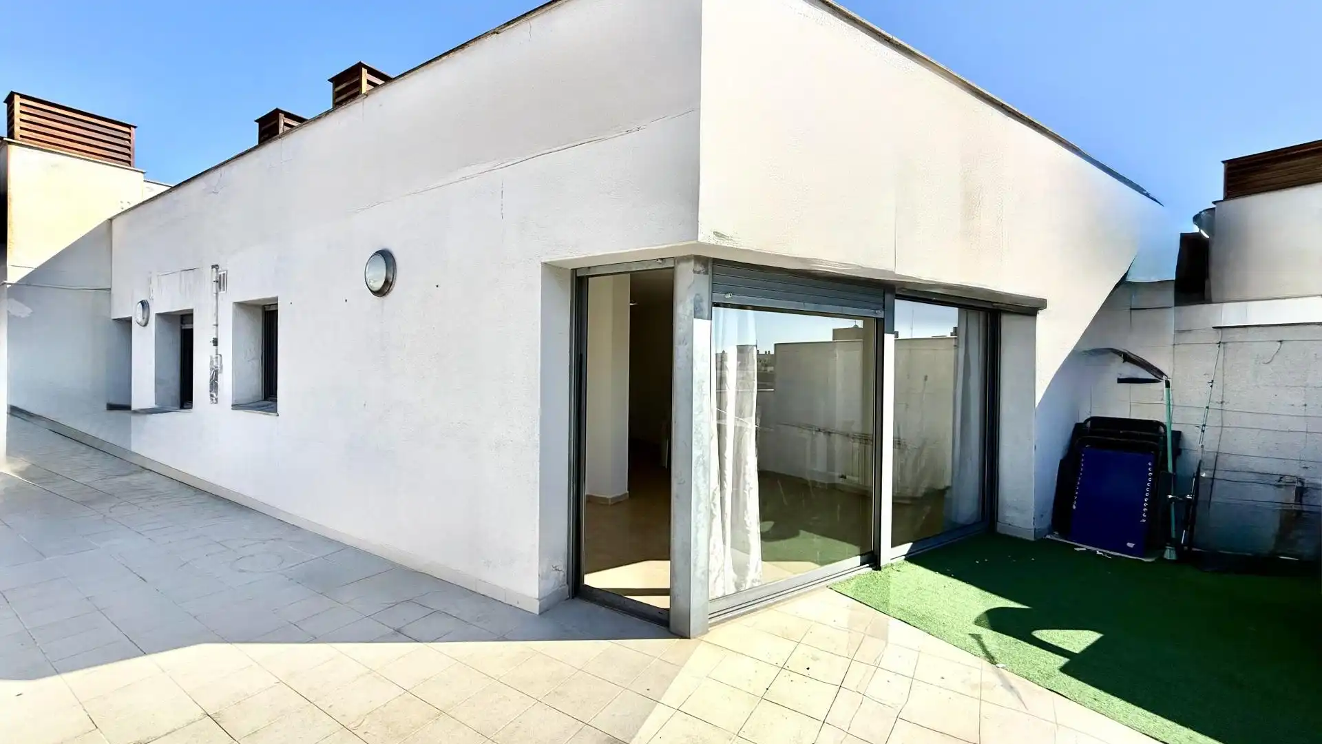 Vista exterior de Pis en venda en El Vendrell amb Aire condicionat i Terrassa