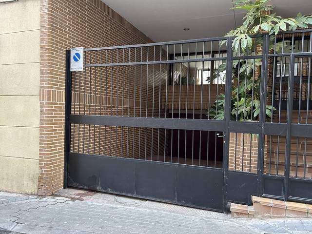 Garaje en Alquiler en Calle de Cuevas, 24 en Valdeacederas