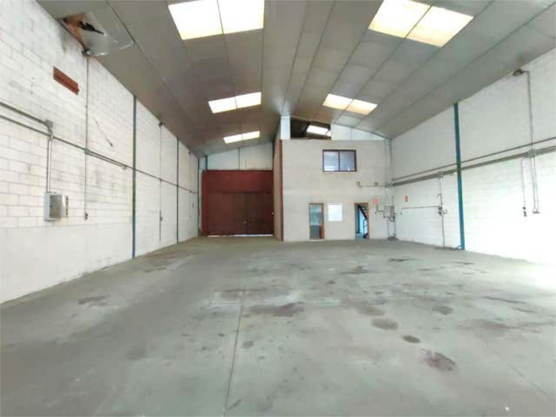 Industrial buildings for rent in Pepino  with Air Conditioner