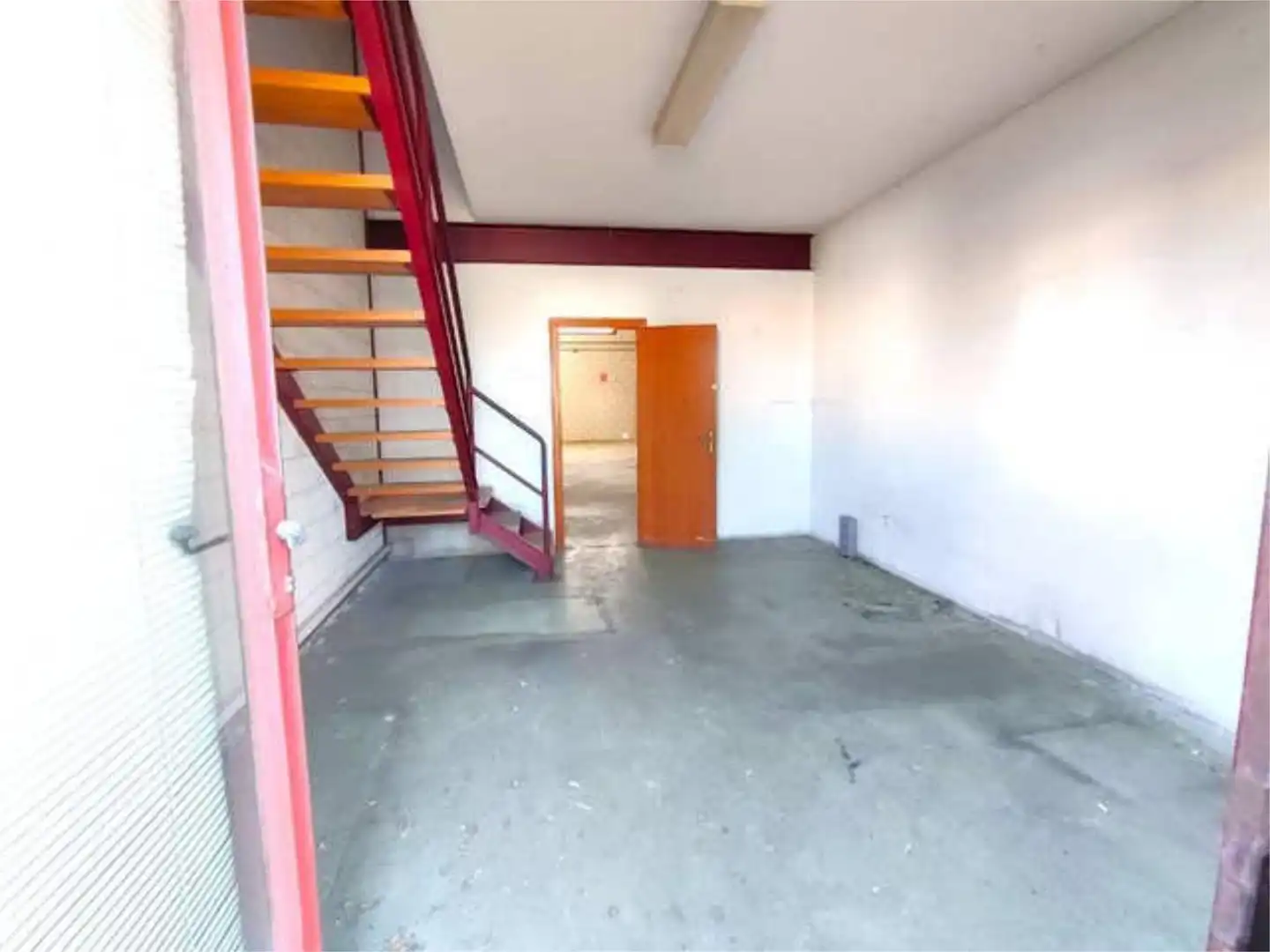 Industrial buildings for rent in Pepino Industrial buildings for rent in Pepino with Air Conditioner