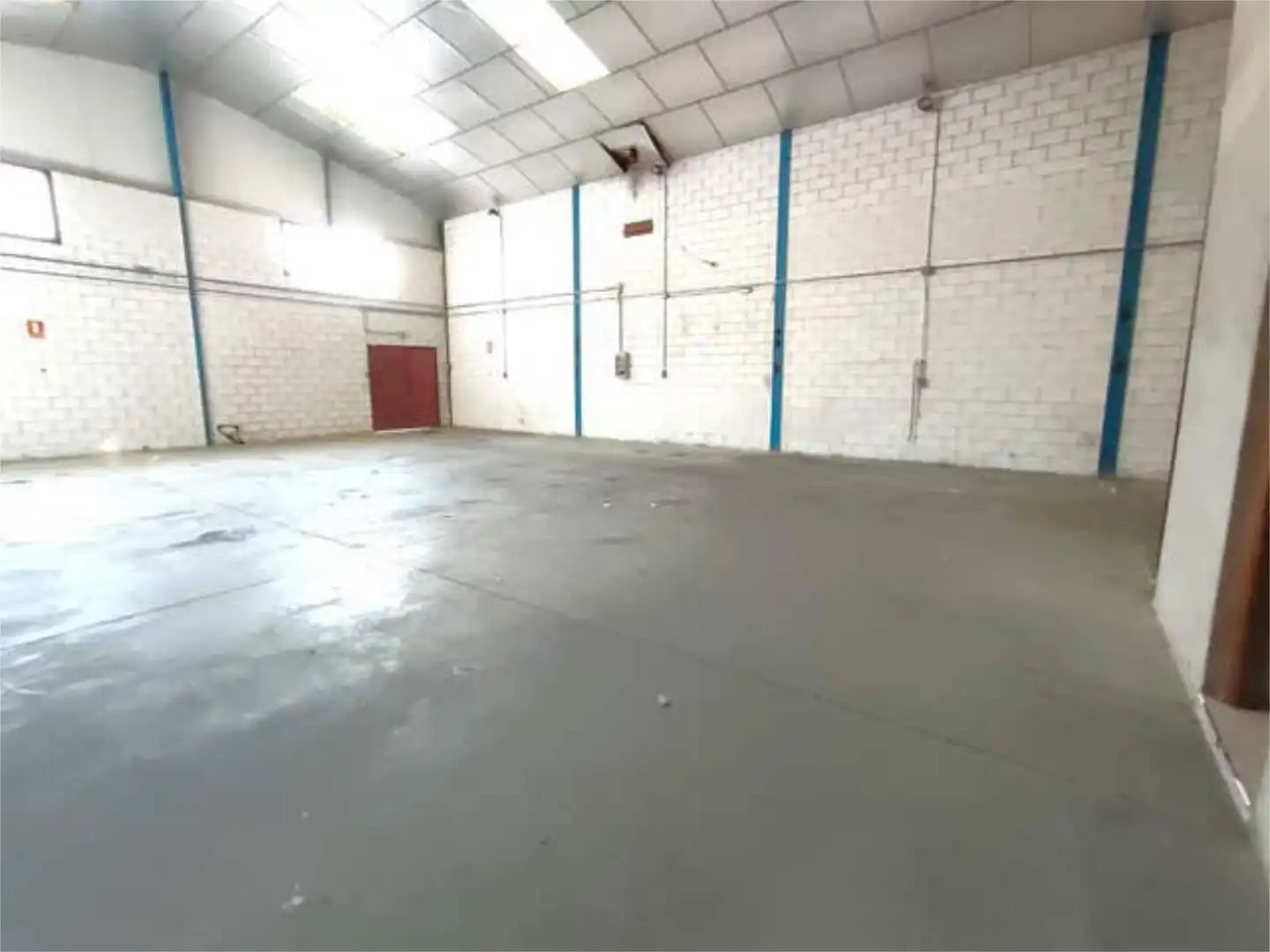 Industrial buildings for rent in Pepino Industrial buildings for rent in Pepino with Air Conditioner