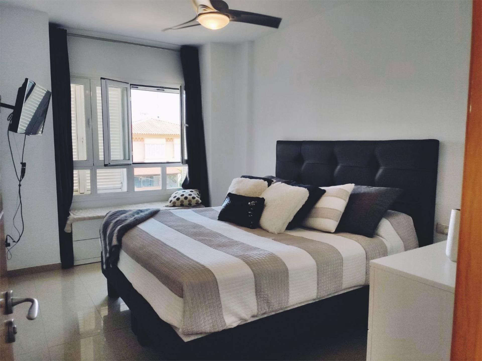 Casa o chalet en venta en Calle Alcalá, 62, Capellanía - Retamar Habitación de Casa o chalet en venta en Alhaurín de la Torre con Aire acondicionado, Terraza y Piscina