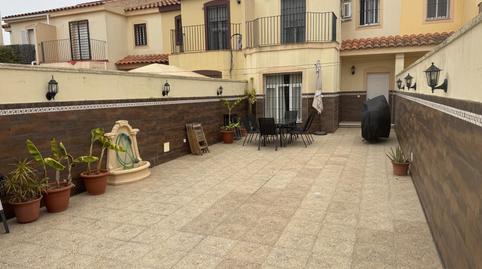 Foto 2 de Casa adosada en venda a Calle Ermita de la Yedra, 45, Caballero Bonald - San José Obrero - Guadalcacín, Jerez de la Frontera