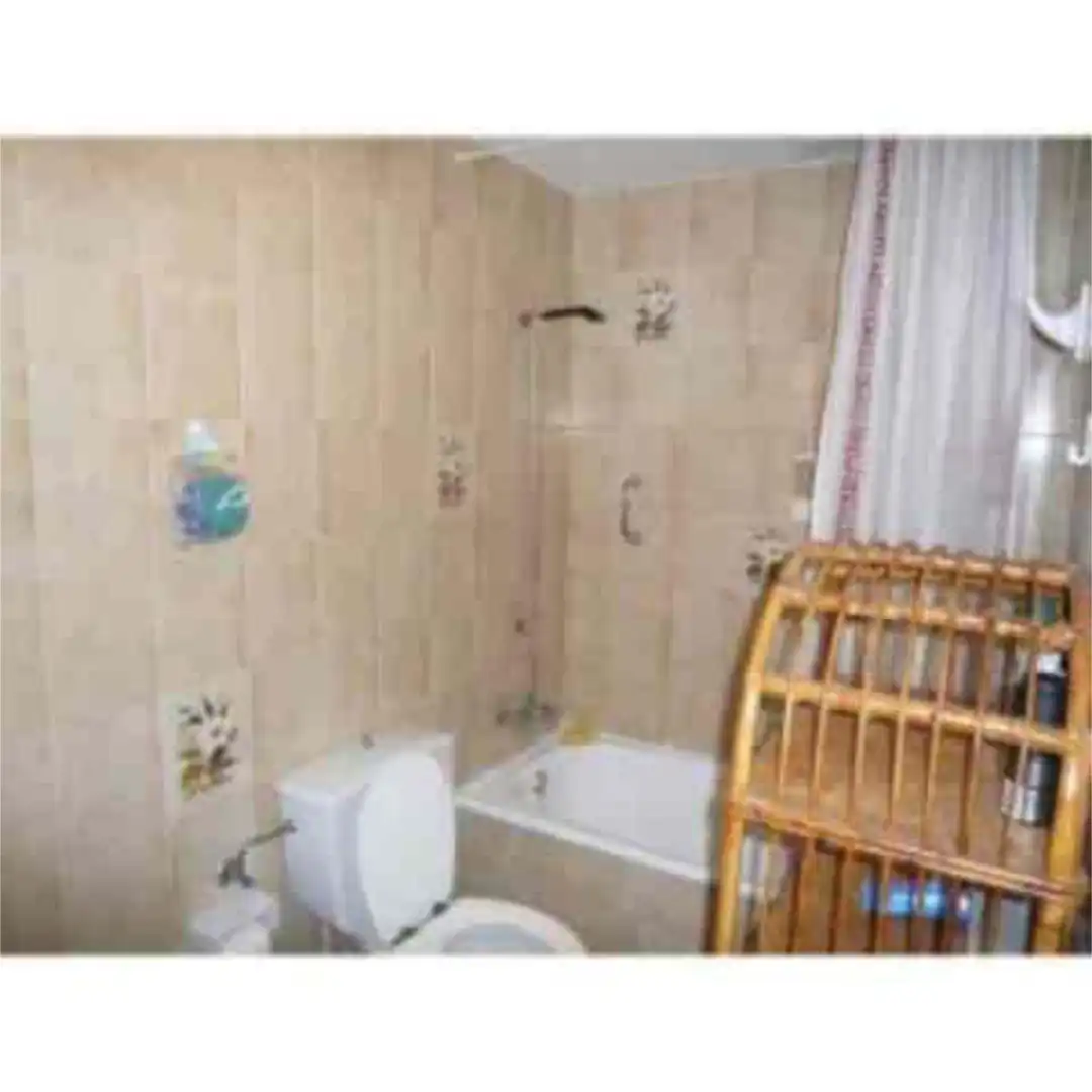 Baño de Piso en venta en Altura con Terraza y Amueblado
