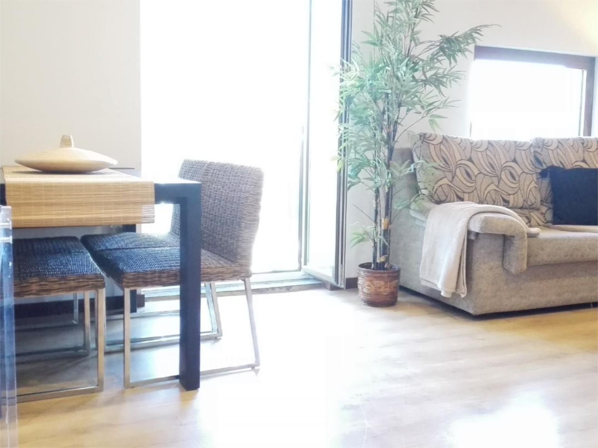 Ático de alquiler en Barrio Txiki-Erdi, 5, Usurbil Sala de estar de Ático de alquiler en Usurbil con Calefacción, Parquet y Amueblado