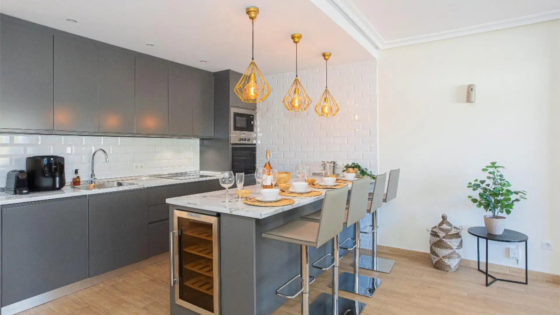 Kitchen of Flat for sale in Marbella  with Air Conditioner, Terrace and Swimming Pool