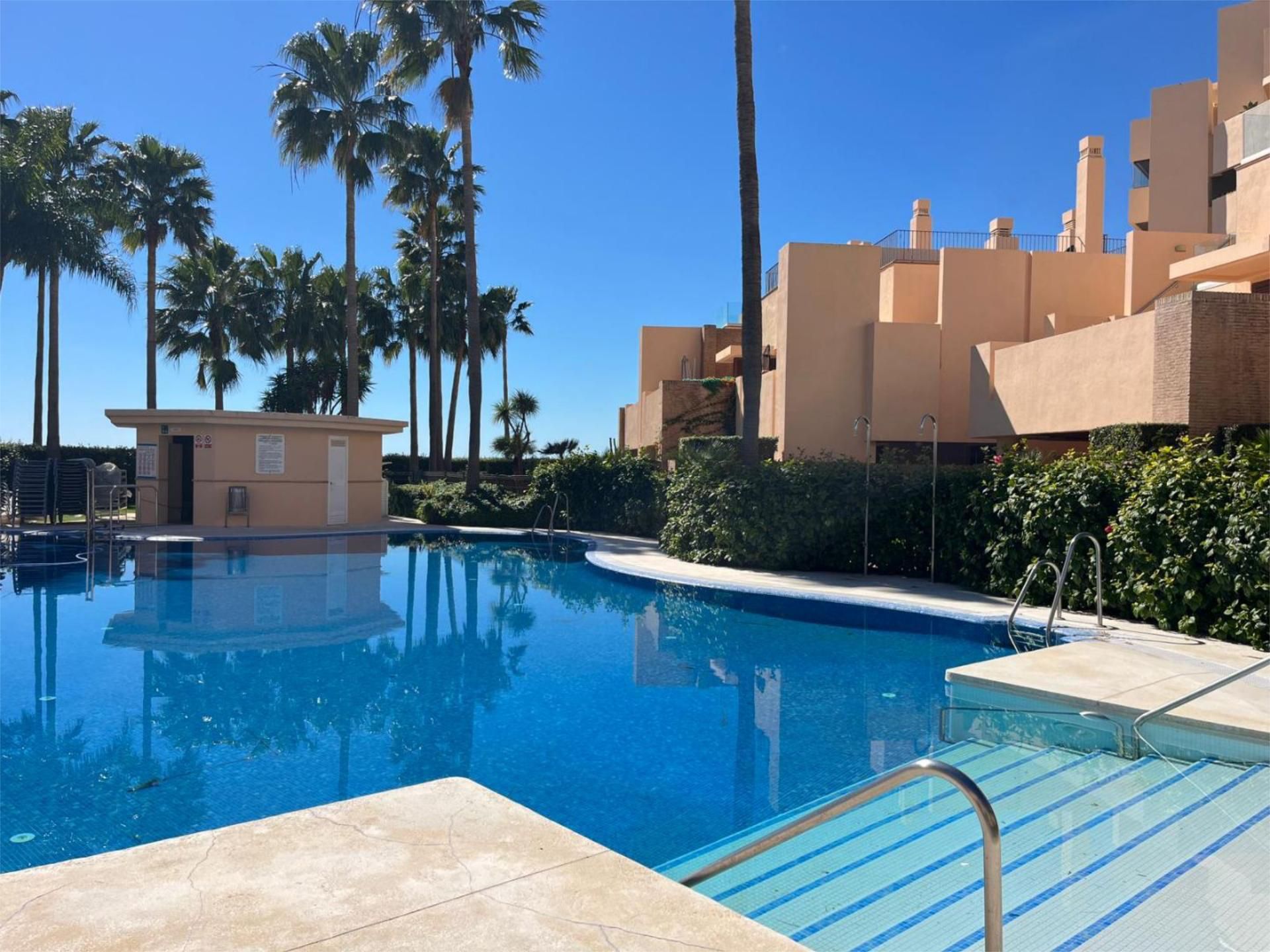 Swimming pool of Flat for sale in Estepona  with Air Conditioner, Heating and Terrace