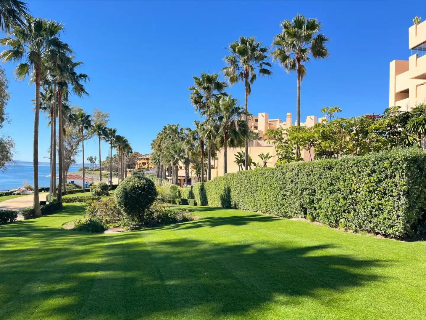 Flat for sale in Calle del Mare Nostrum, 42, Zona de Punta Plata Exterior view of Flat for sale in Estepona with Air Conditioner, Terrace and Swimming Pool