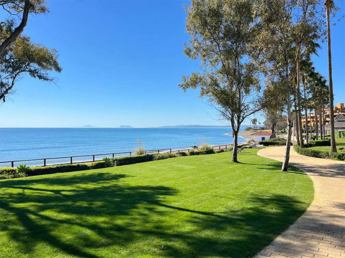 Flat for sale in Calle del Mare Nostrum, 42, Zona de Punta Plata Garden of Flat for sale in Estepona with Air Conditioner, Terrace and Swimming Pool