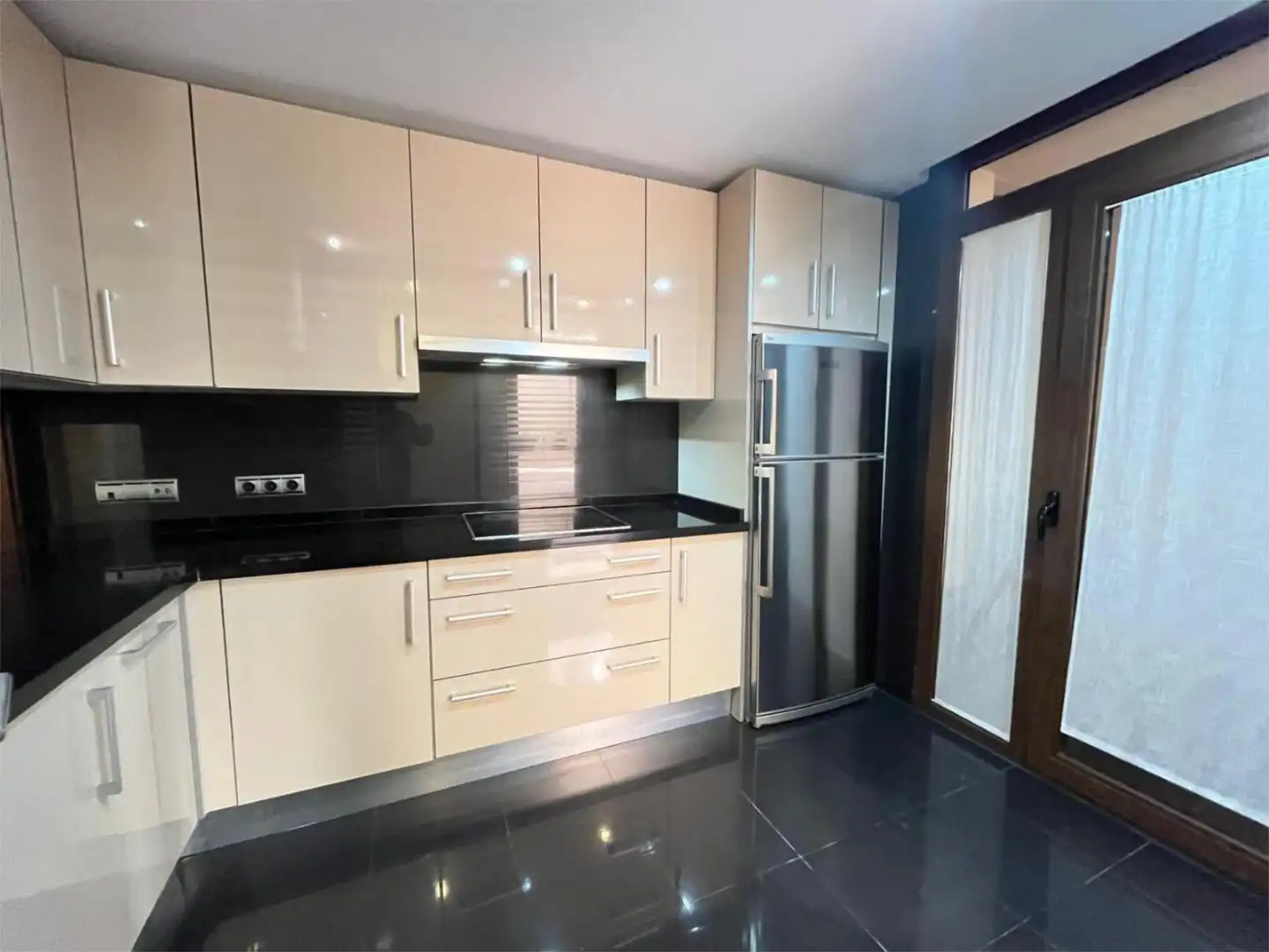 Flat for sale in Calle del Mare Nostrum, 42, Zona de Punta Plata Kitchen of Flat for sale in Estepona with Air Conditioner, Terrace and Swimming Pool