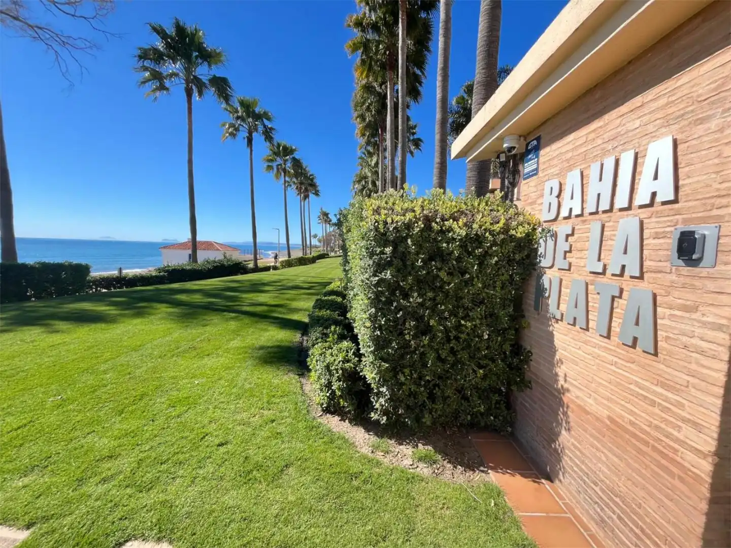 Flat for sale in Calle del Mare Nostrum, 42, Zona de Punta Plata Exterior view of Flat for sale in Estepona with Air Conditioner, Terrace and Swimming Pool