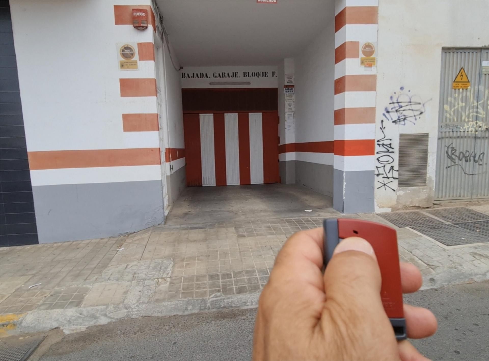 Aparcament de Garatge de lloguer en  Almería Capital