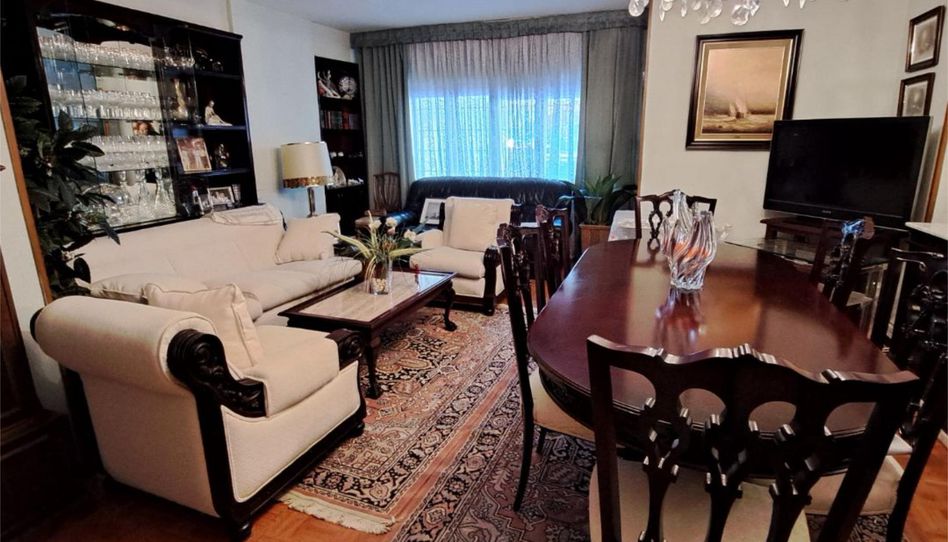 Piso en venta en Apóstol Santiago, Madrid Capital - imagen 1 Foto 1 de Piso en venta en Apóstol Santiago, Madrid Capital