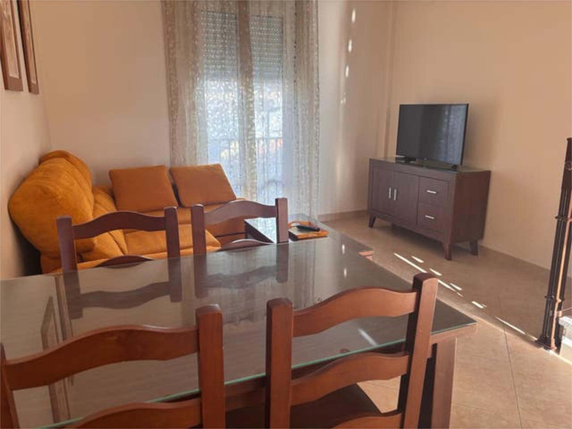 Sala d'estar de Apartament de lloguer en La Carlota amb Calefacció i Moblat