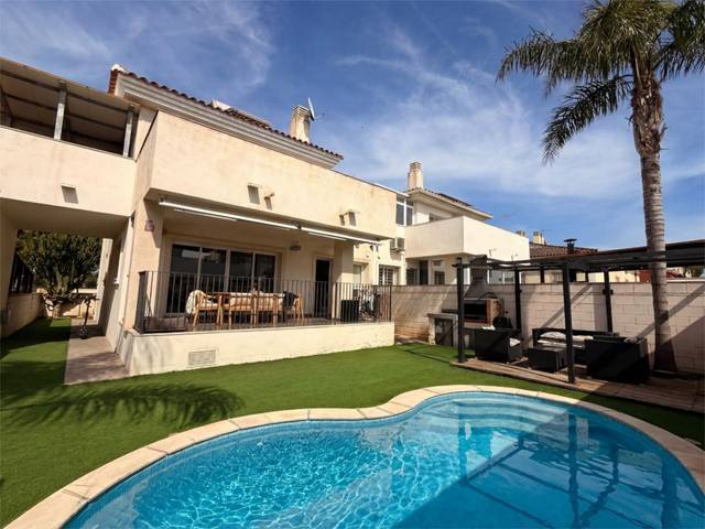 Casa-chalet en Alquiler en Calle Sotavento, 12 en La Conarda