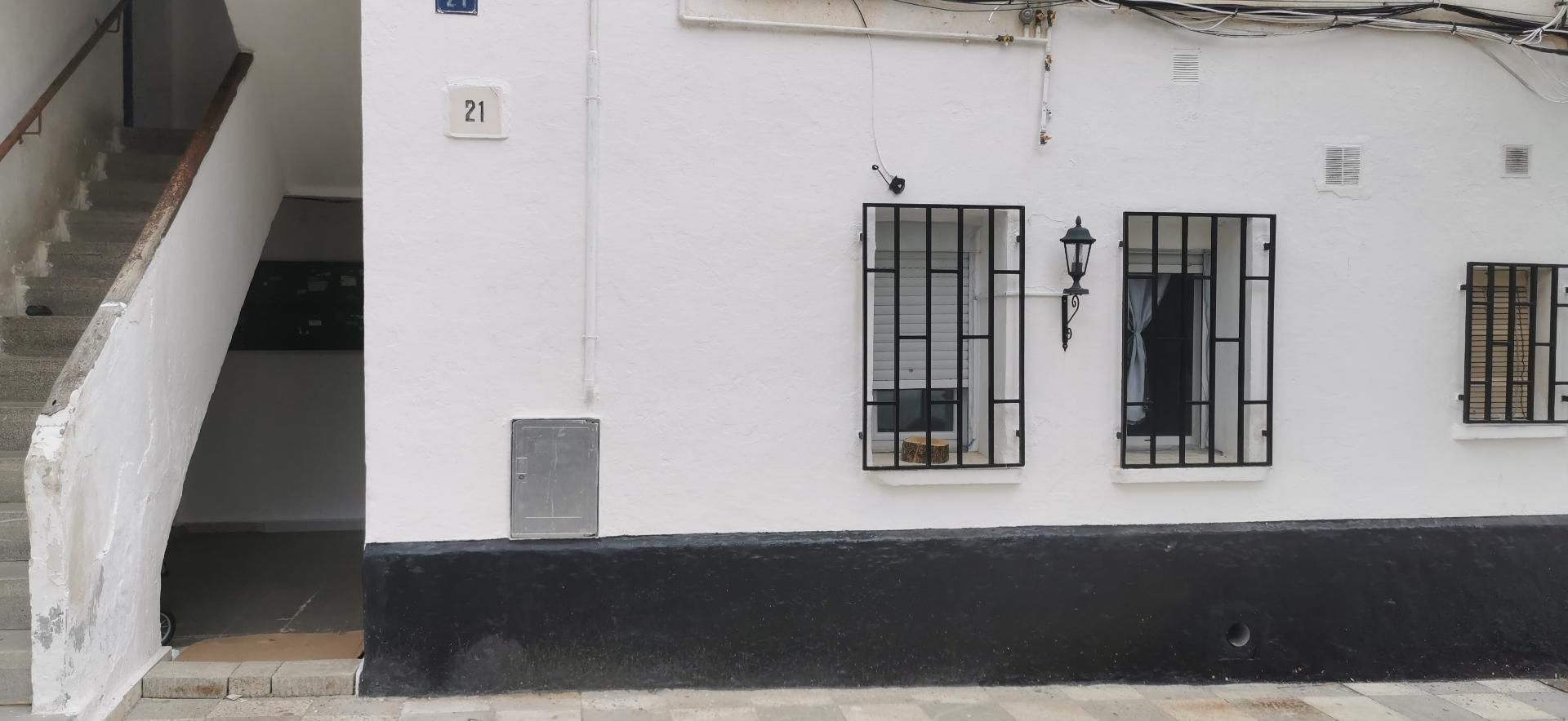 Pis en venda a Calle Burgos, 8b, Hospital Vista exterior de Pis en venda en Albacete Capital amb Balcó