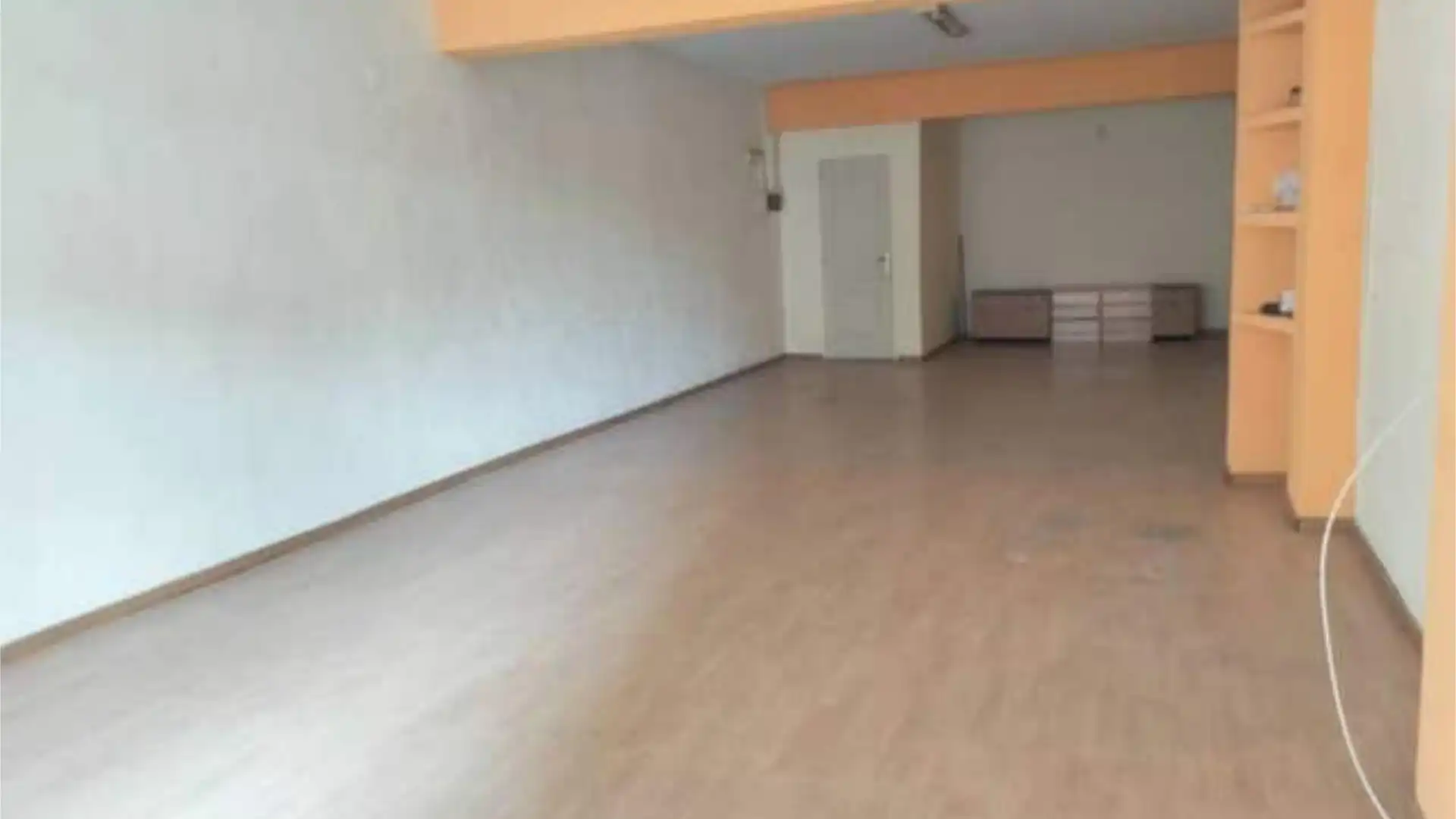 Local de alquiler en Núcleo Urbano Local de alquiler en La Pobla de Vallbona