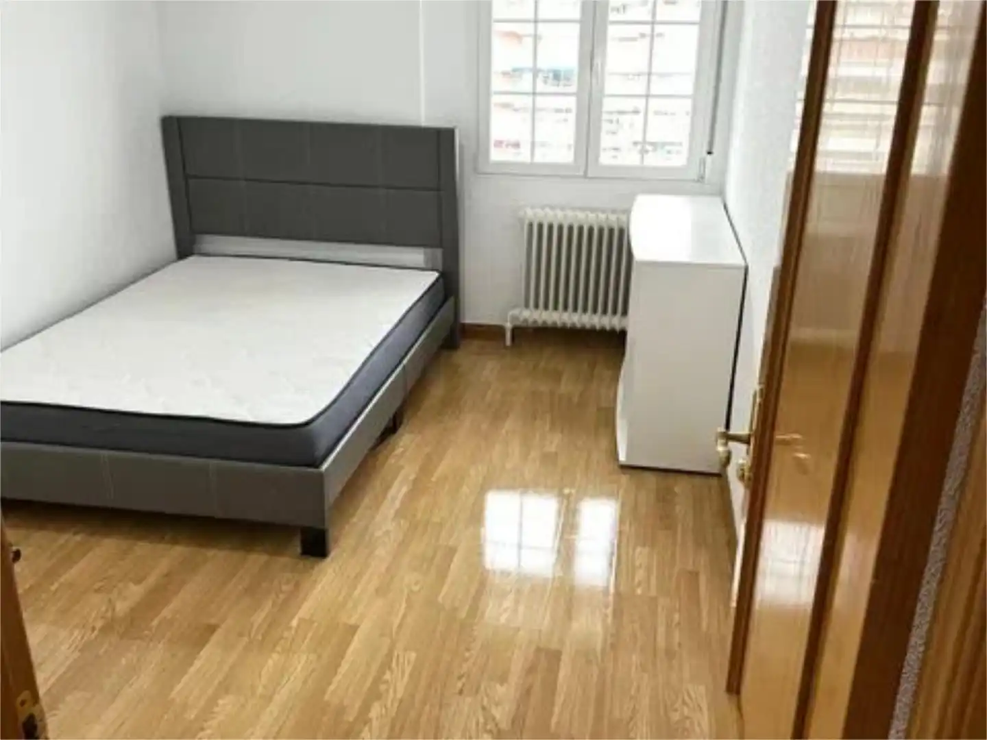 Wohnung zum Verkauf in Calle Hilados, 5, Parque Cataluña Schlafzimmer von Wohnung zum Verkauf in Torrejón de Ardoz mit Klimaanlage und Terrasse