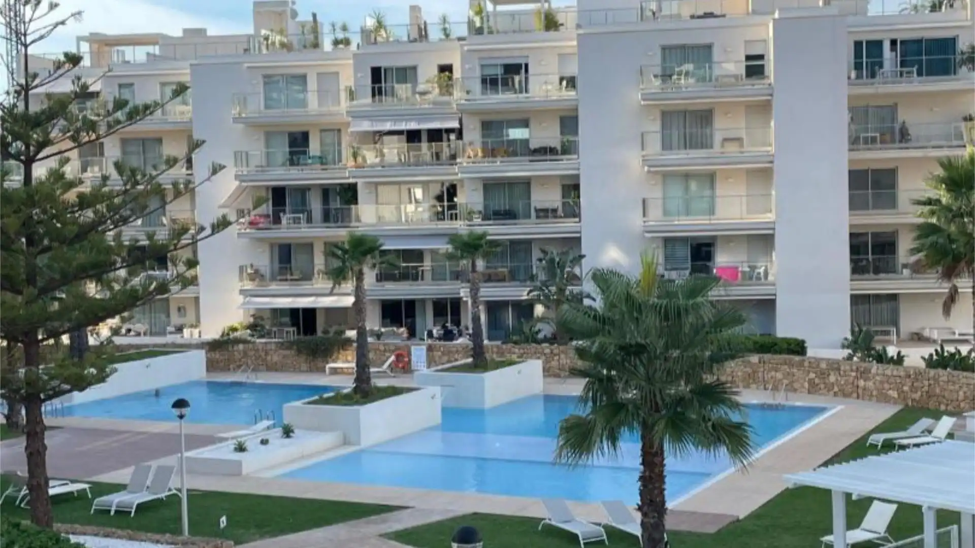 Piscina de Piso en venta en Dénia con Aire acondicionado, Terraza y Trastero