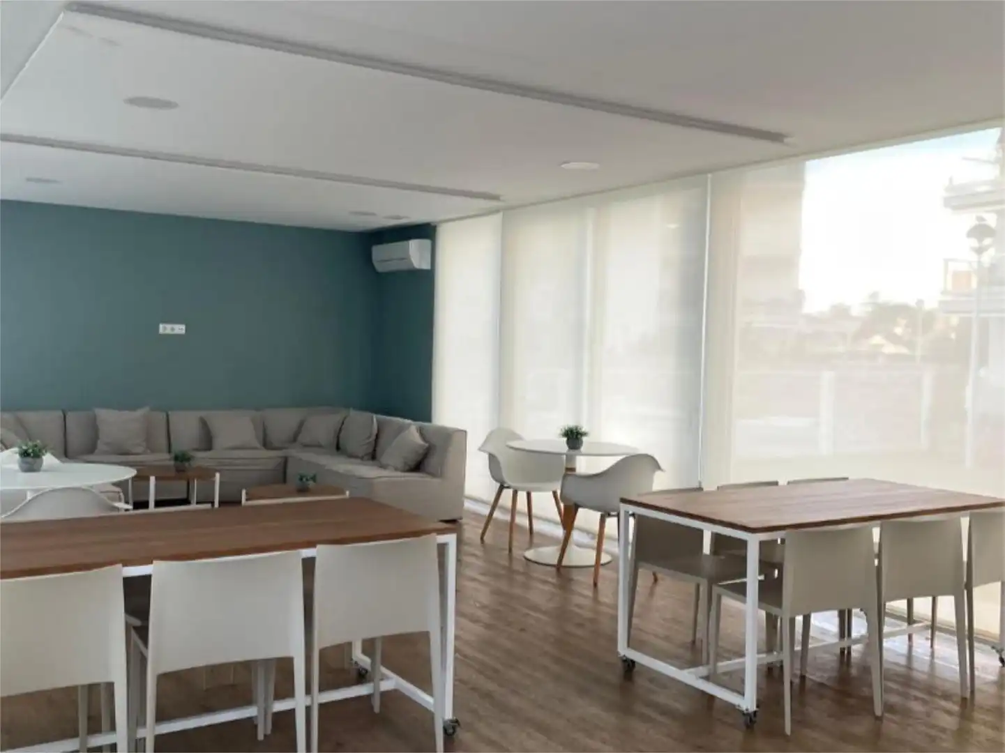 Piso en venta en Carrer de la Corona Boreal, 1, El Montgó Comedor de Piso en venta en Dénia con Aire acondicionado, Terraza y Piscina