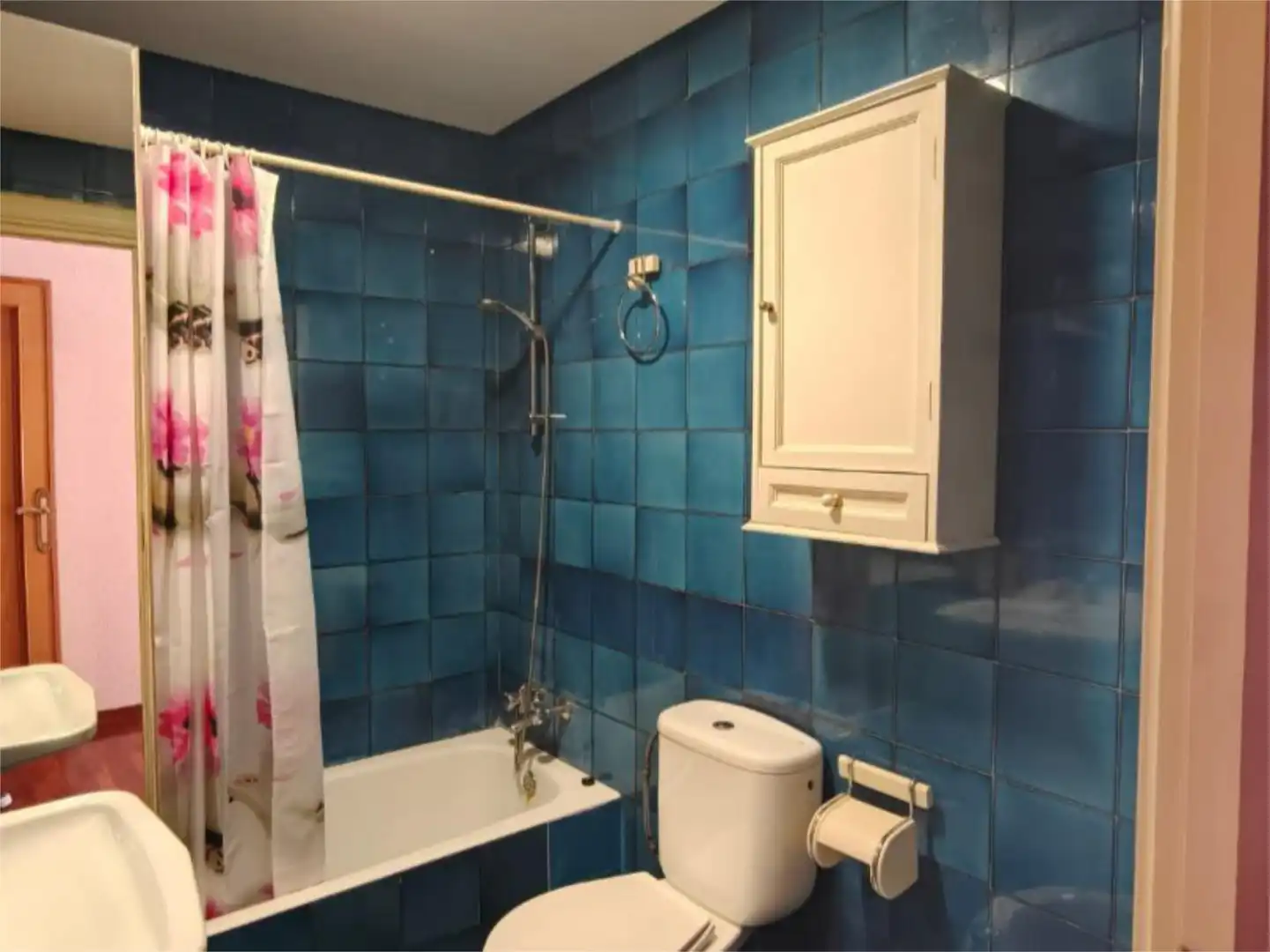 Flat for sale in Avenida de la Baja Navarra, 2, 2º Ensanche Bathroom of Flat for sale in Pamplona / Iruña with Balcony