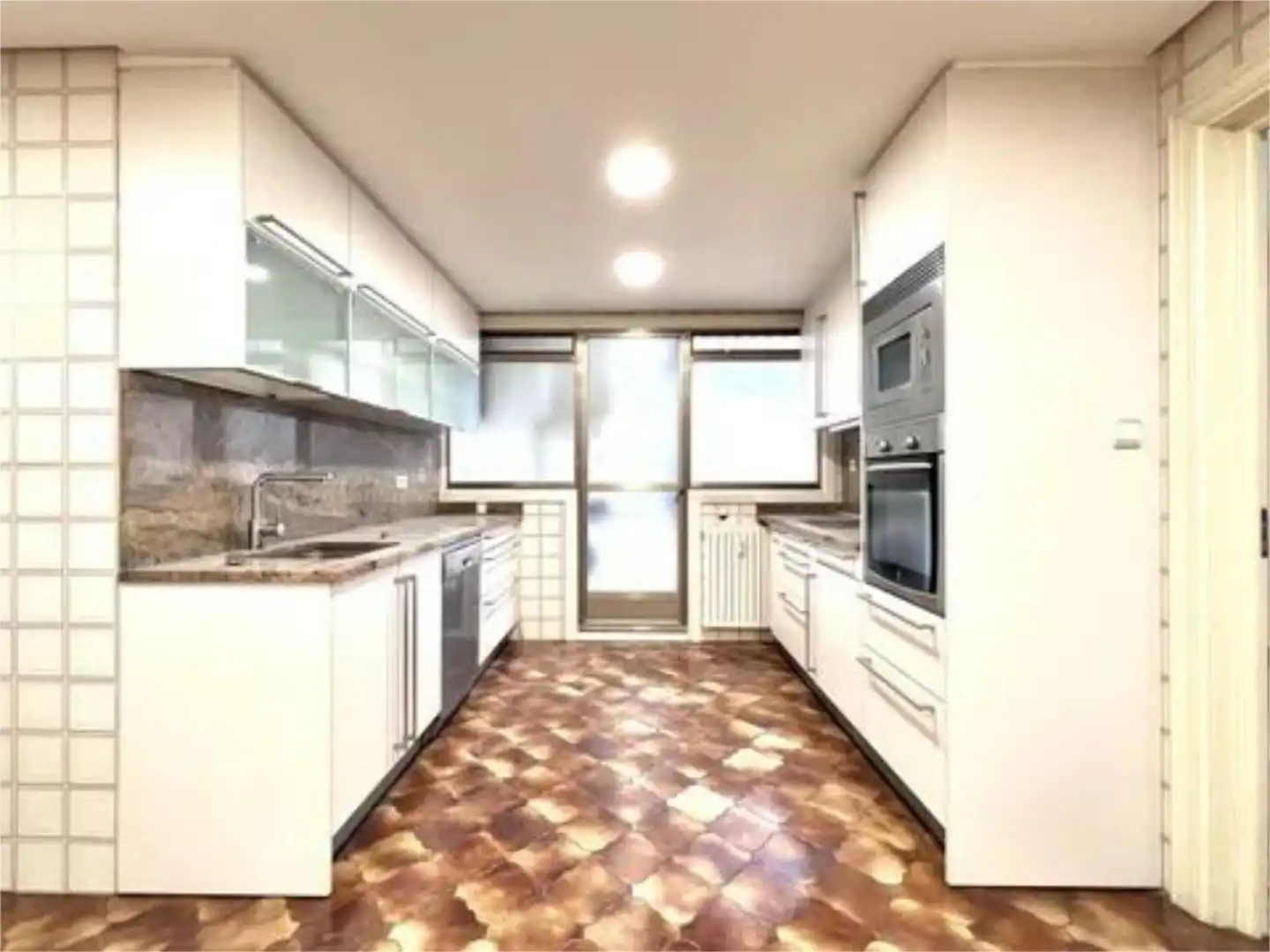 Flat for sale in Avenida de la Baja Navarra, 2, 2º Ensanche Kitchen of Flat for sale in Pamplona / Iruña with Balcony