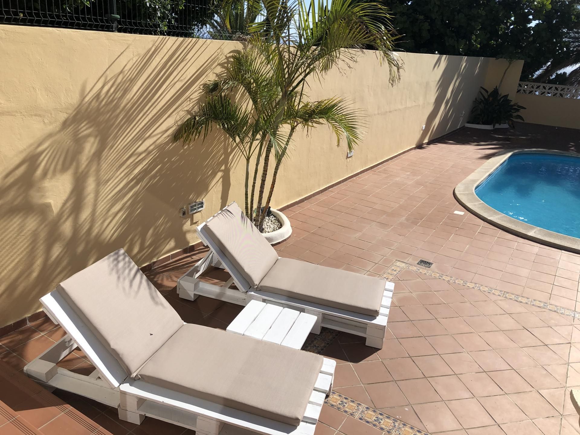 Einfamilien-Reihenhaus zur Miete in Calle Valdivia, 18, Radazul