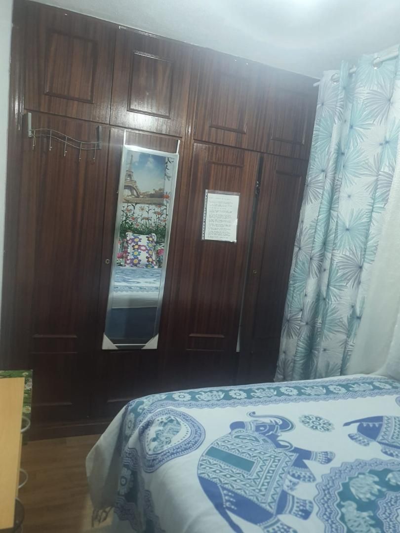 Schlafzimmer von Wohnung zur untervermieten in Móstoles mit Heizung und Waschmaschine