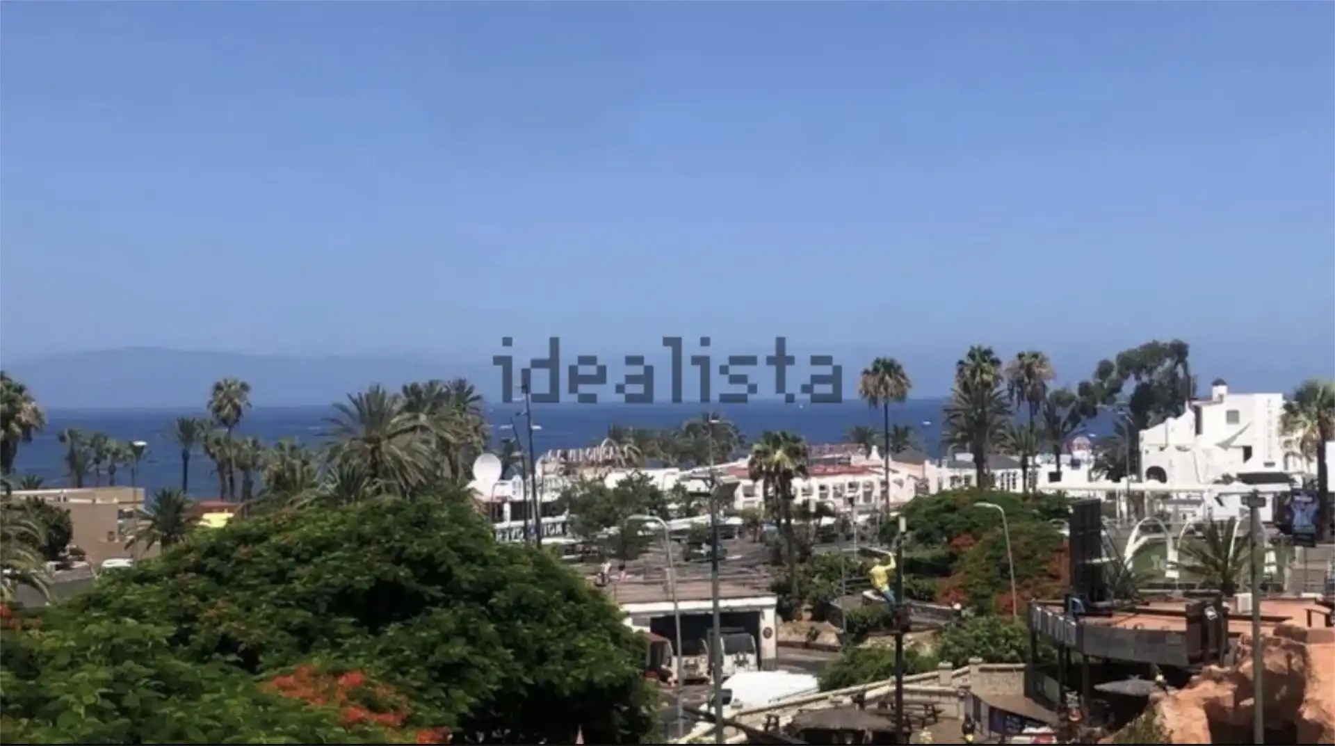 Vista exterior de Casa o chalet en venta en Arona con Terraza, Piscina y Balcón