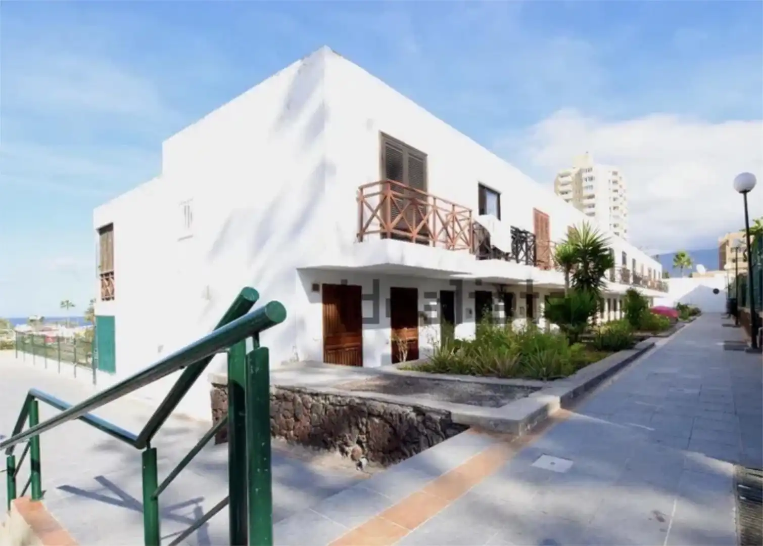 Vista exterior de Casa o chalet en venta en Arona con Terraza, Piscina y Balcón