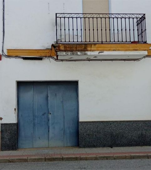 Piso en venta en Calle Virgen de la Luz, 15, Lora del Río, Sevilla - imagen 2 Foto 2 de Piso en venta en Calle Virgen de la Luz, 15, Lora del Río, Sevilla