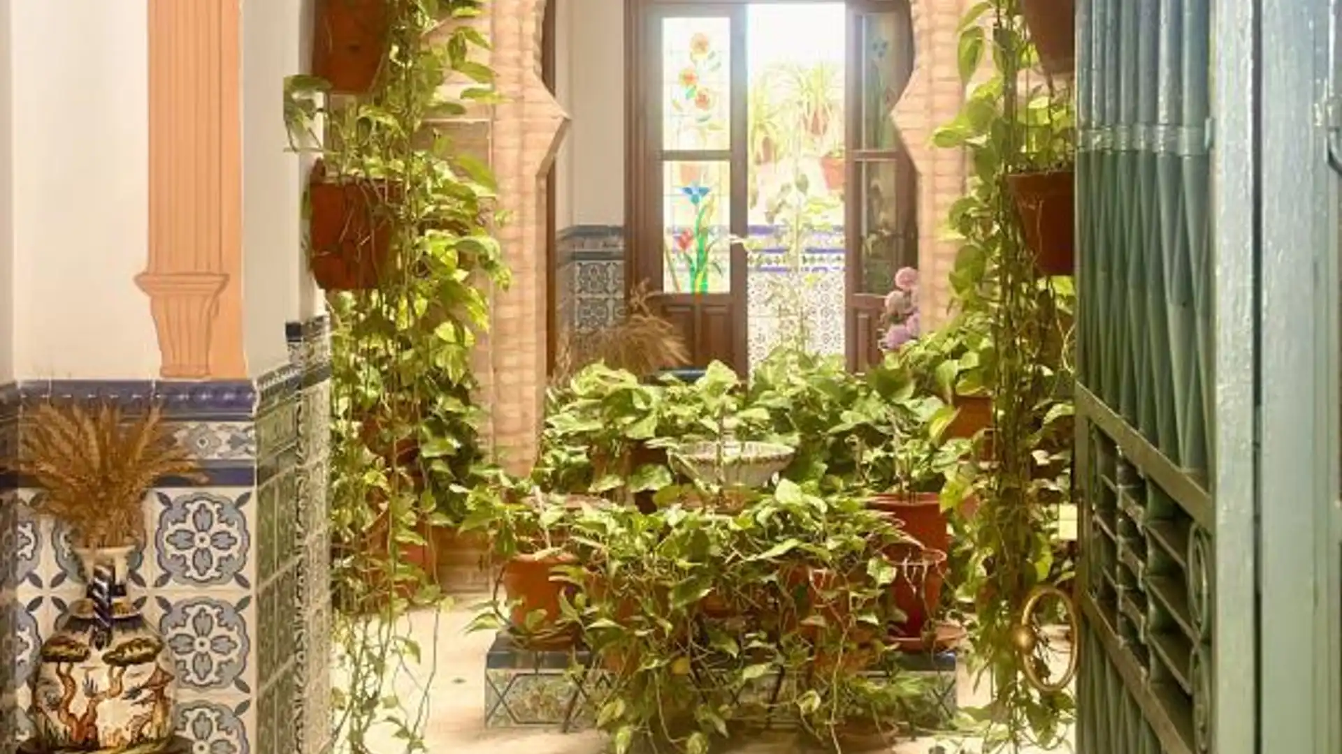 Garten von Einfamilien-Reihenhaus zum Verkauf in Carmona mit Klimaanlage, Terrasse und Balkon