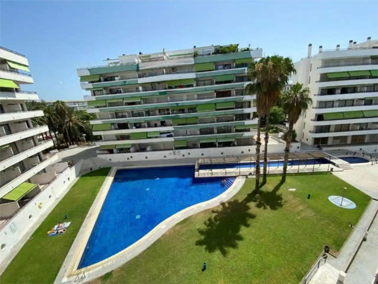 Apartament en venda a Plaça Europa - Port Aventura Piscina de Apartament en venda en Salou amb Terrassa i Piscina