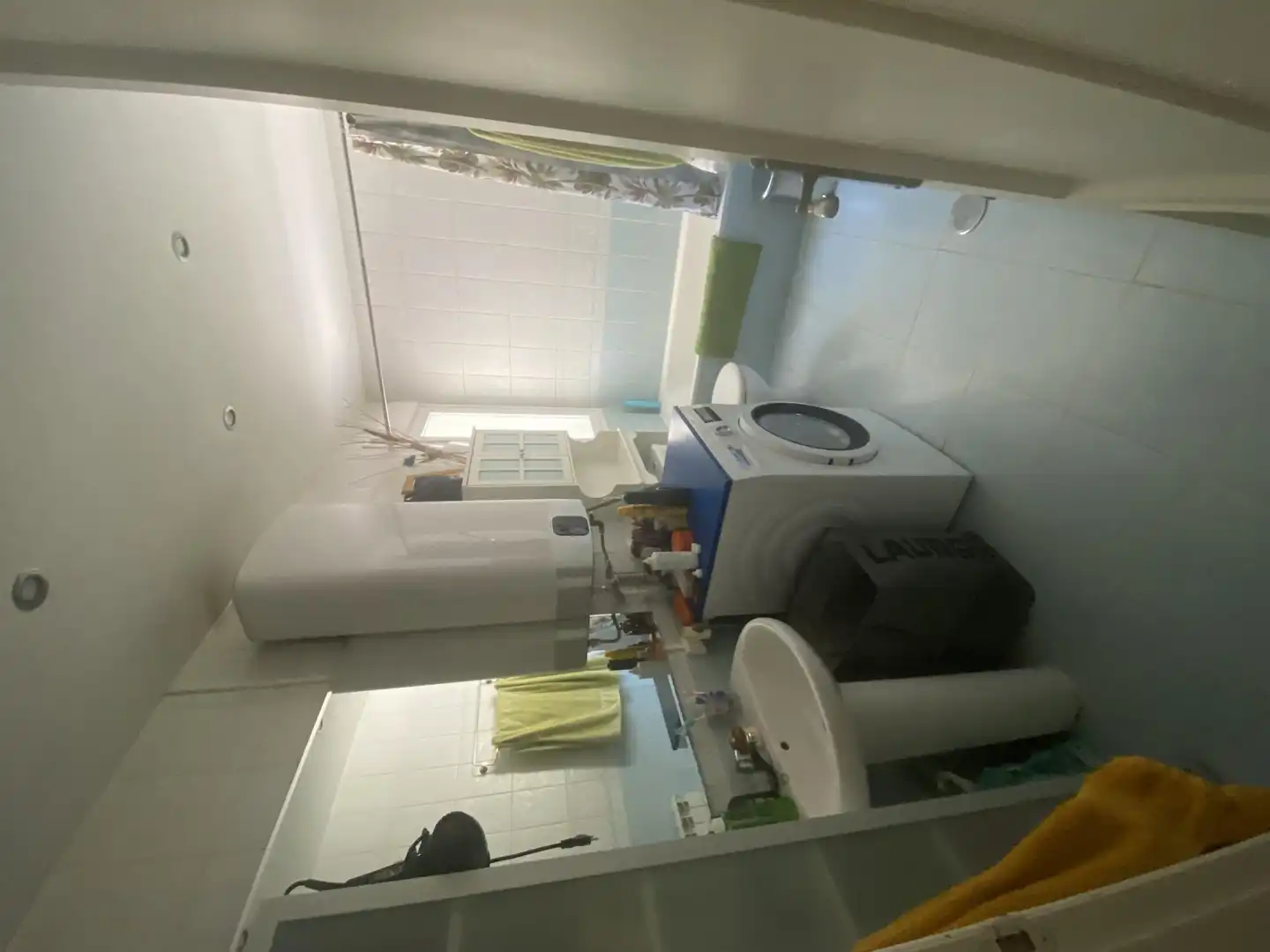 Room in Travesía del Tilo, 440, Ambite Bathroom of Houses for share in Ambite with Heating, Private garden and Parquet flooring