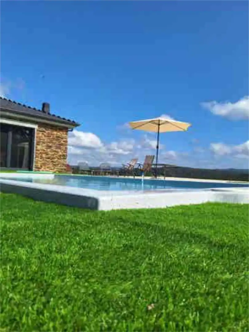 Casa adosada en venda a Cerdido Piscina de Casa adosada en venda en Cerdido amb Jardí privat, Terrassa i Piscina